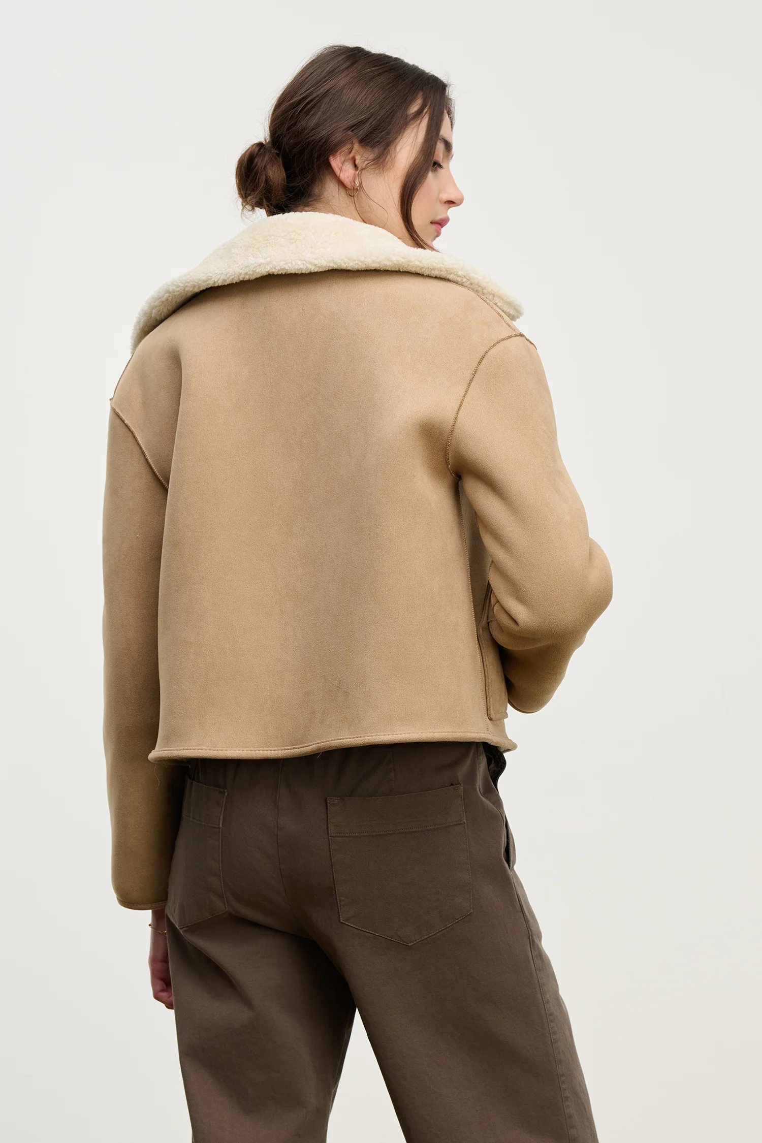 AMARA SHERPA REVERSIBLE JACKET IN SAND - Image 8