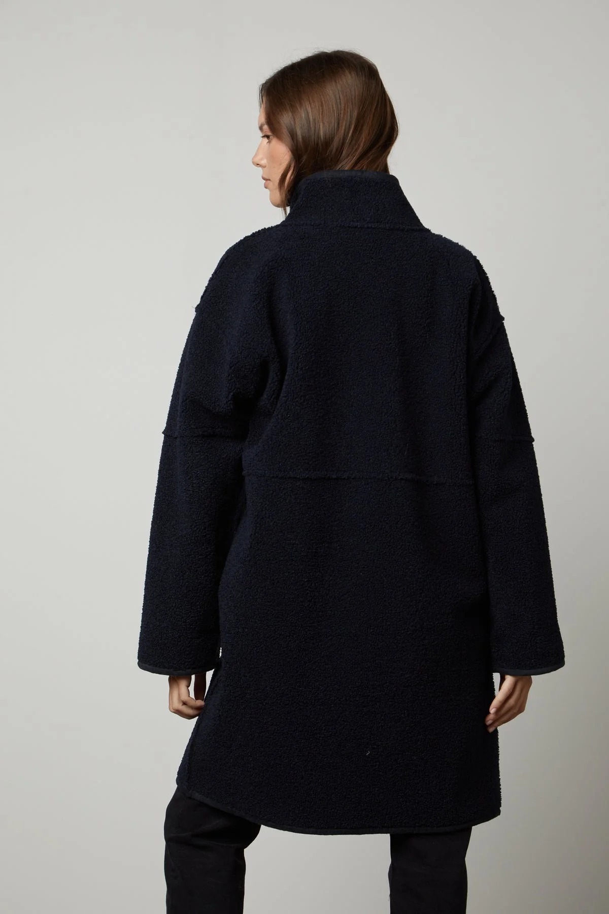 CARA SHERPA REVERSIBLE JACKET IN BLACK - Image 4