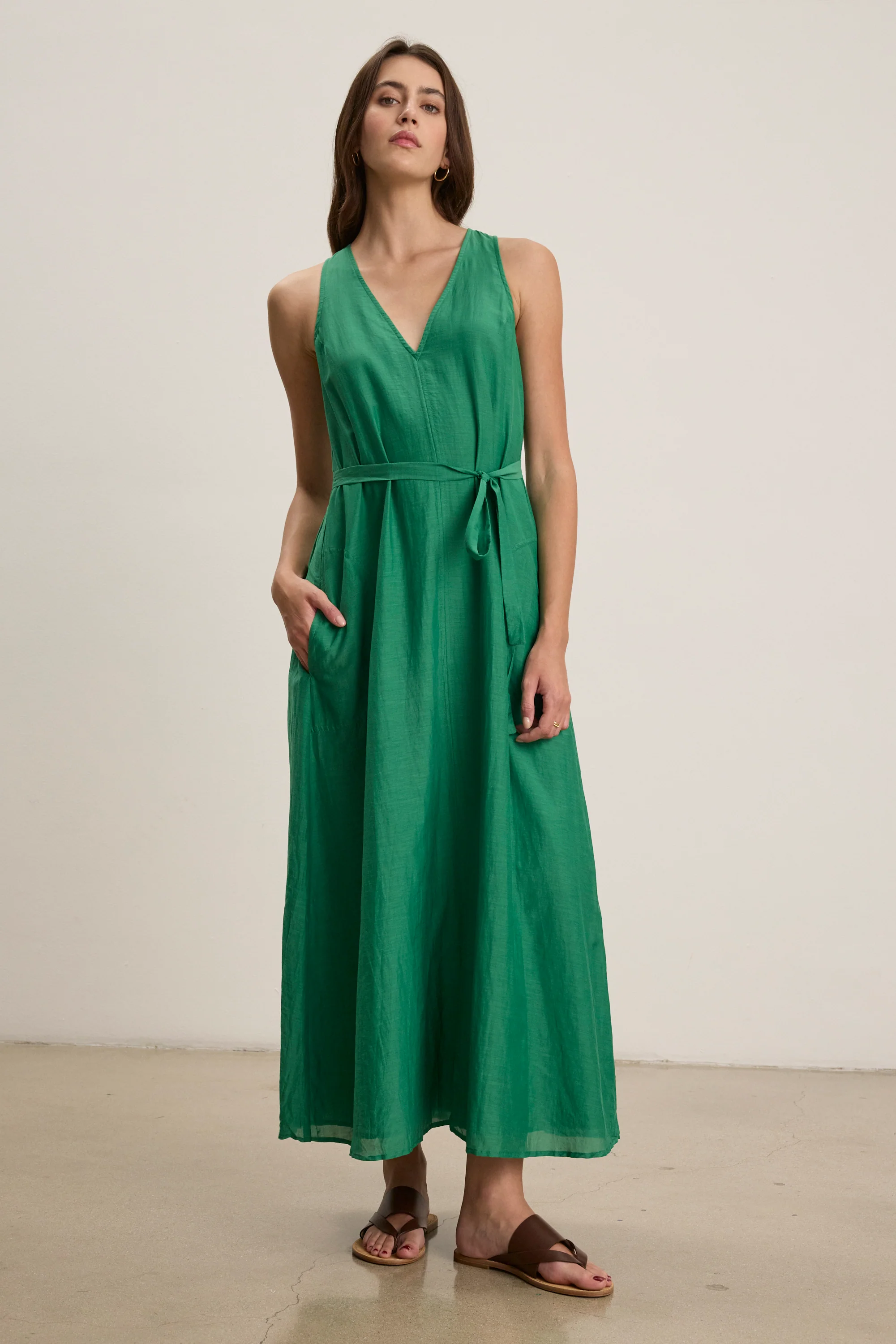 CAROL DRESS IN EMERALD