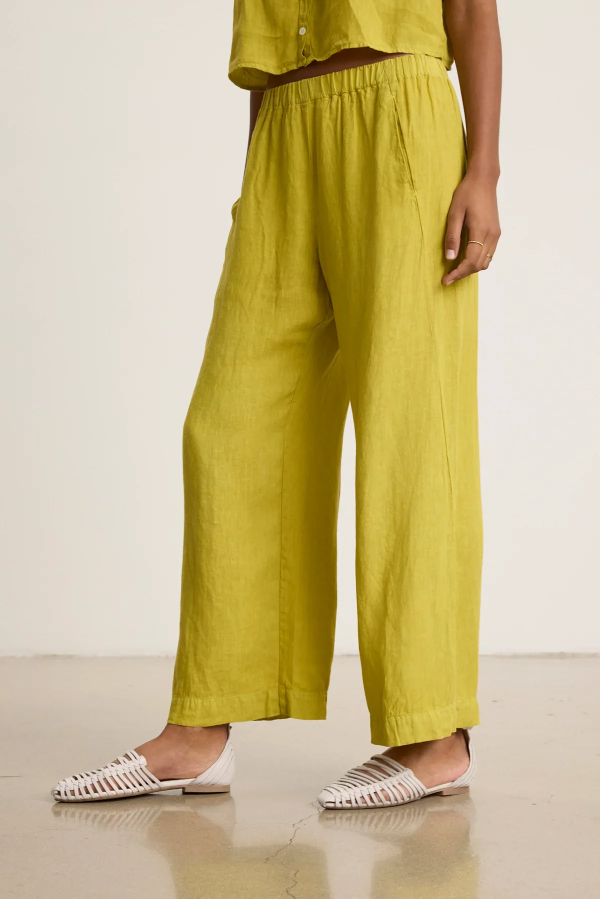 LOLA LINEN TROUSER IN DANDELION - Image 4