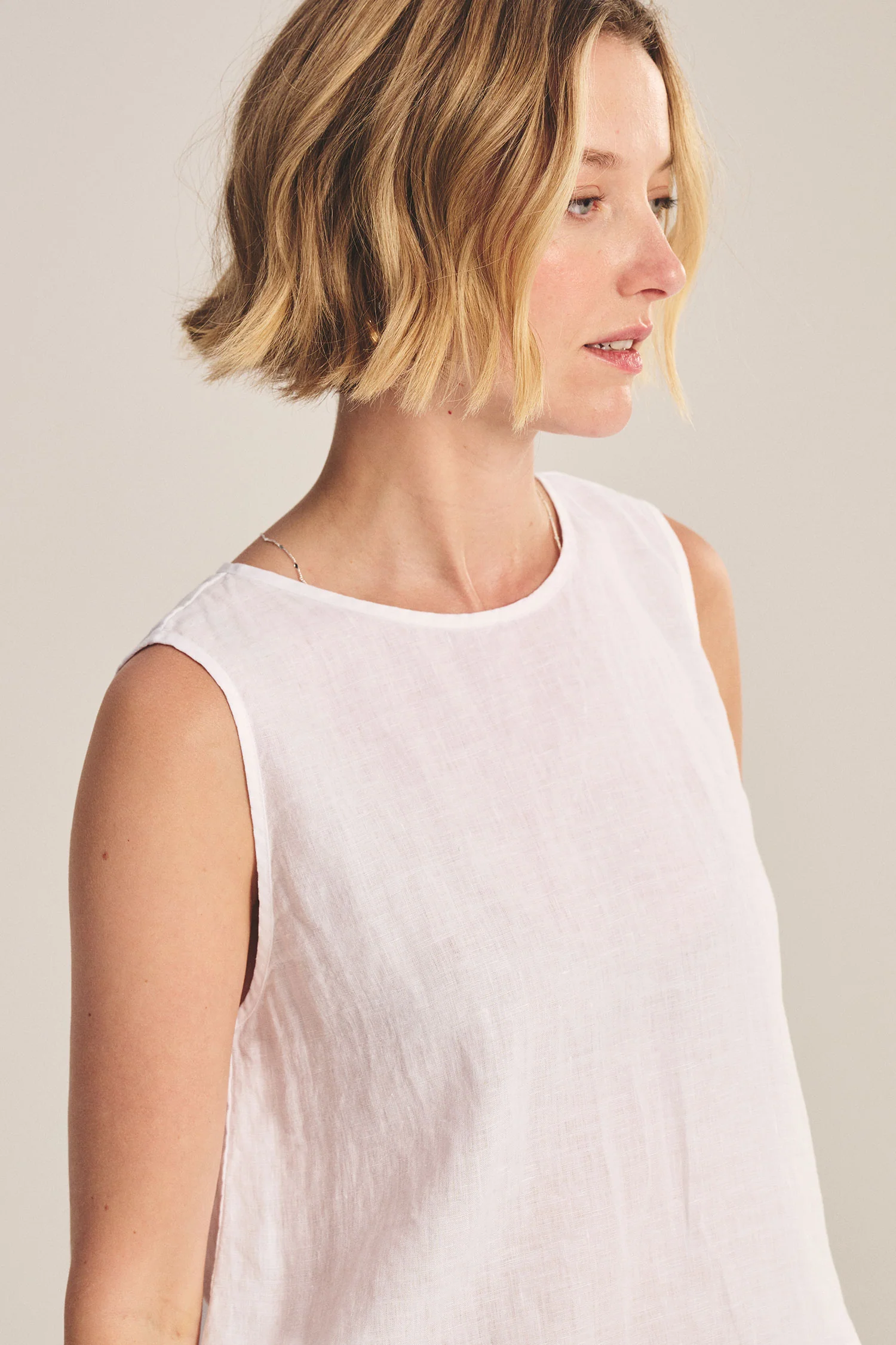 MAXINE LINEN TOP IN WHITE - Image 6