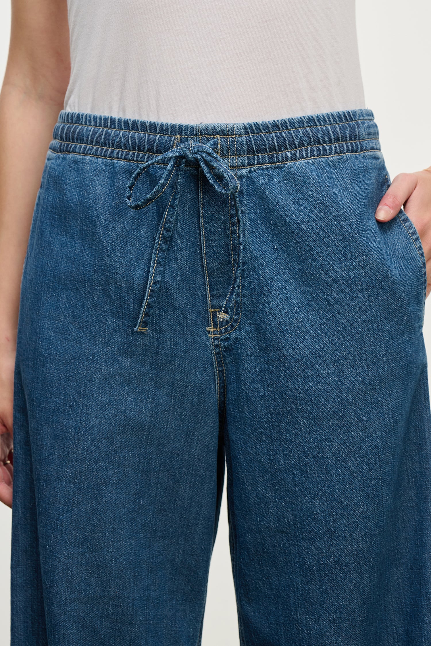 MIRA DENIM TROUSER IN CLASSIC - Image 4