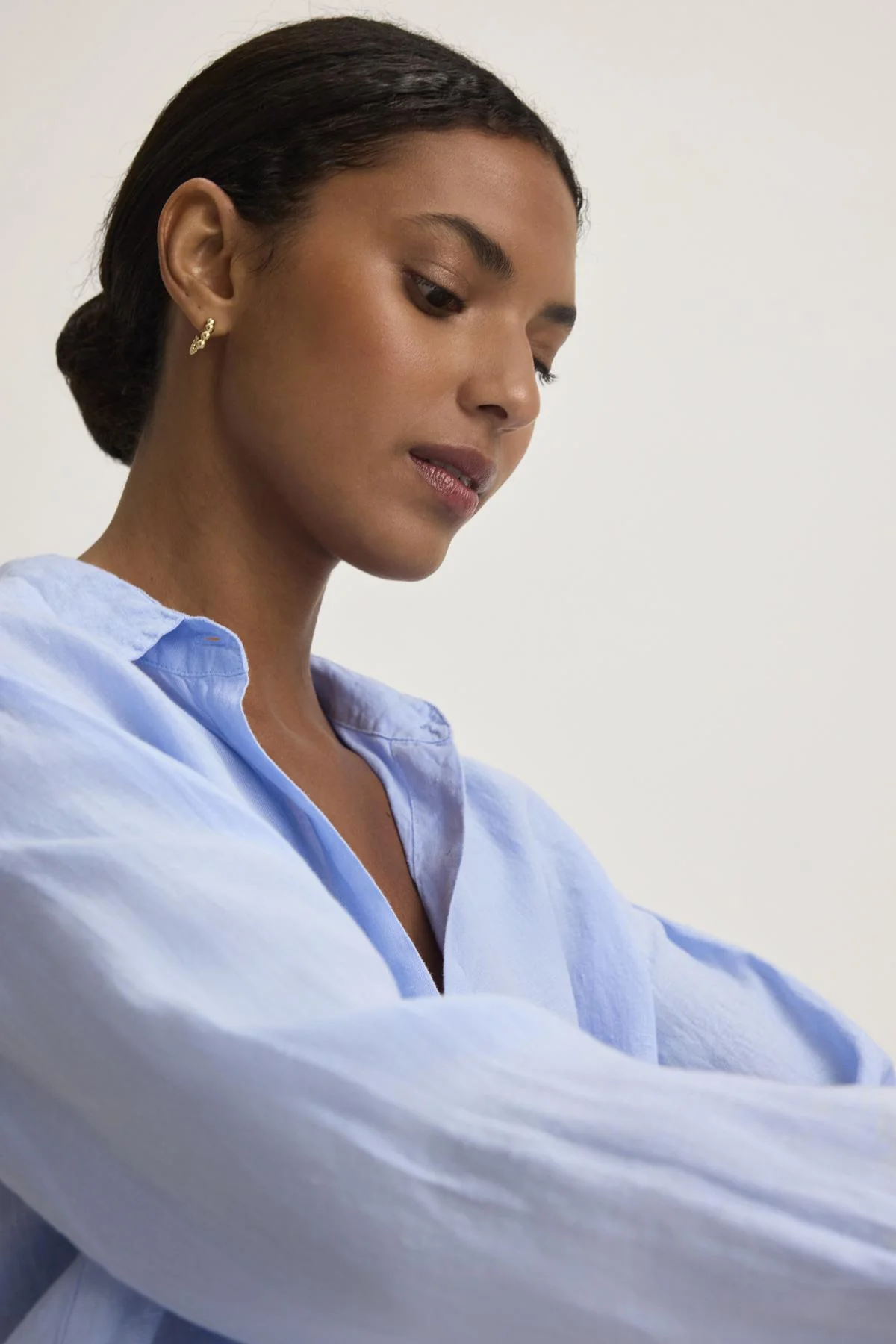 SISI LINEN SHIRT IN CHILL - Image 5