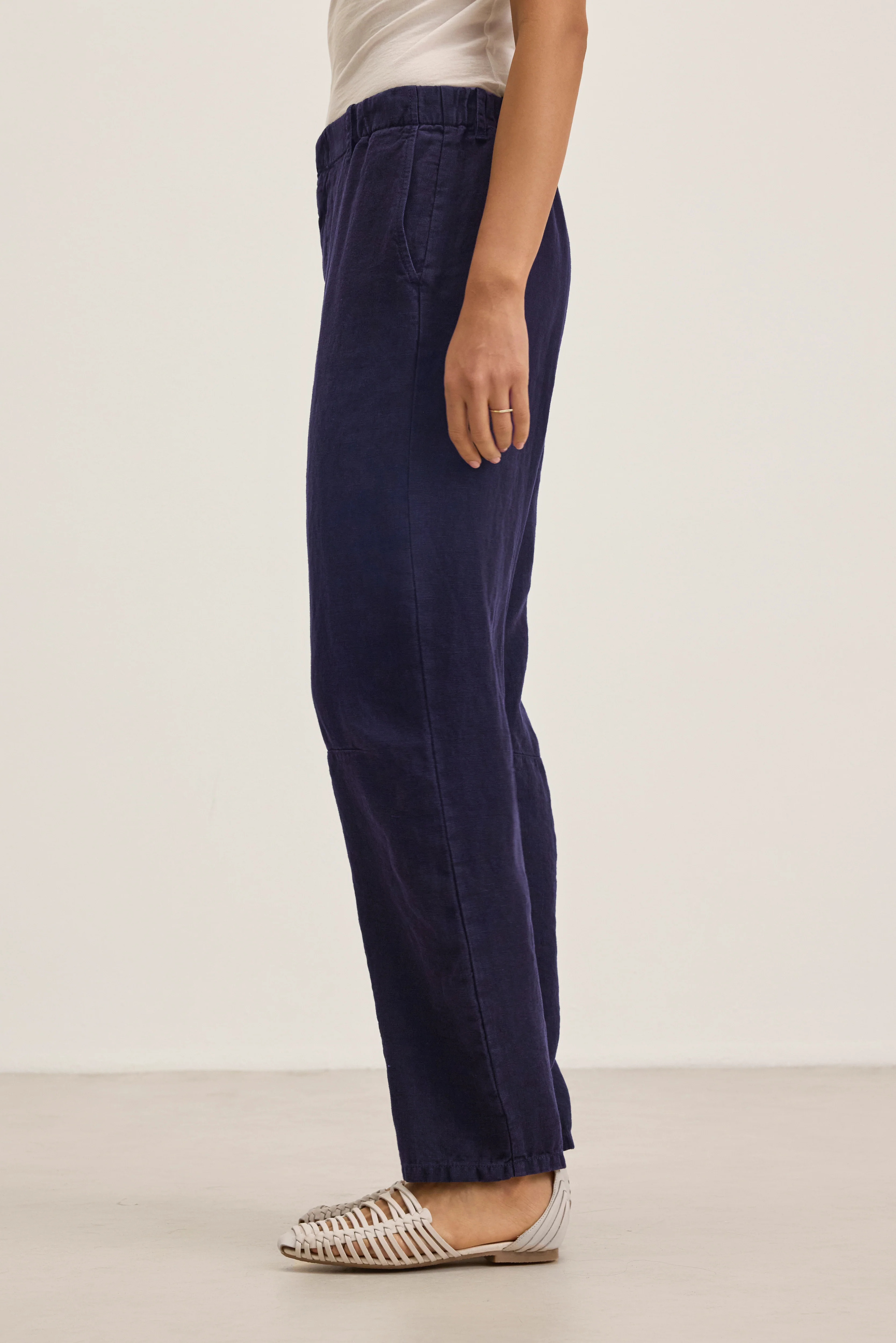 TAYLOR TROUSER IN NAVY - Image 2