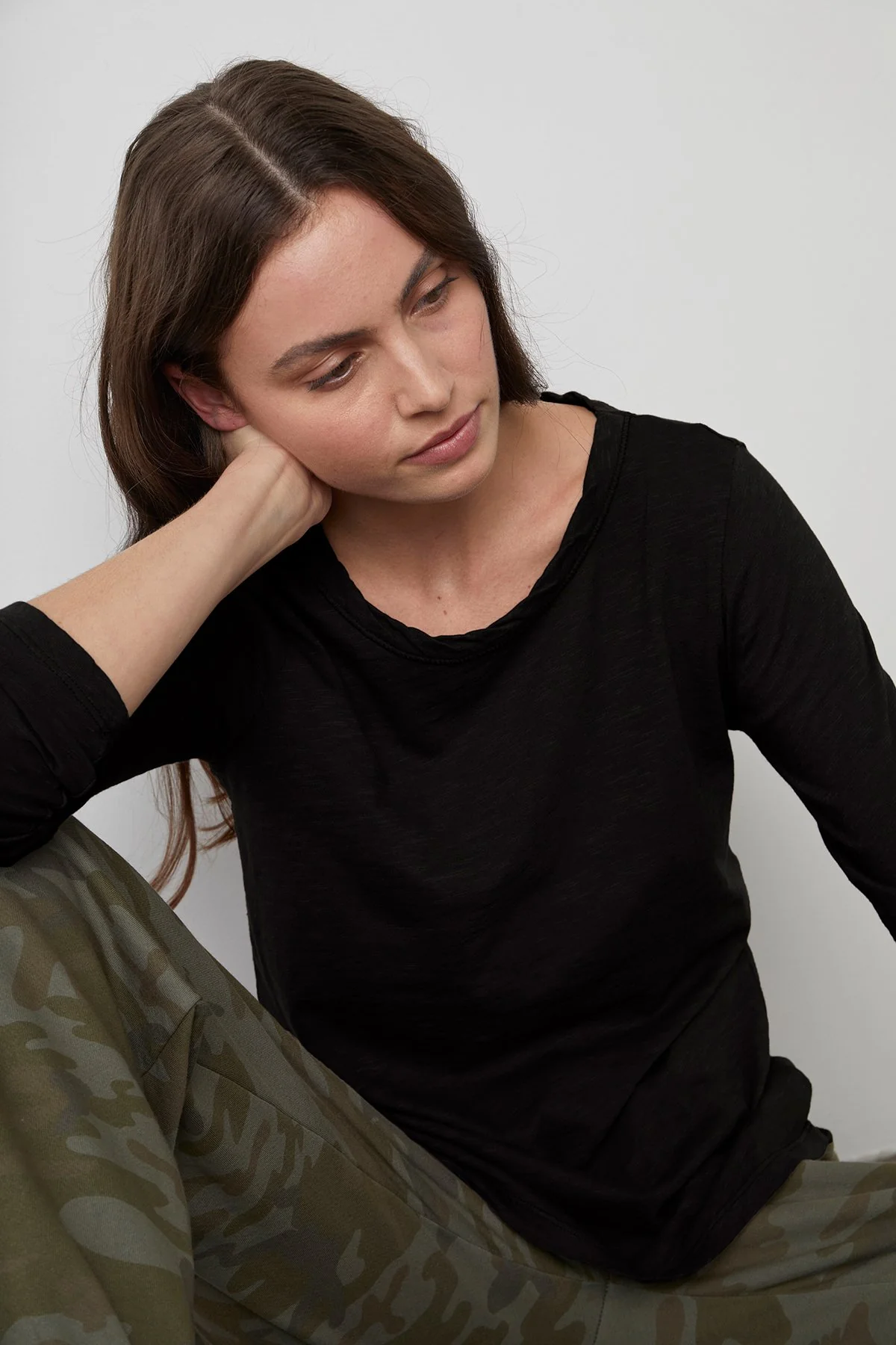 LIZ CITY COTTON SLUB T-SHIRT IN BLACK - Image 4