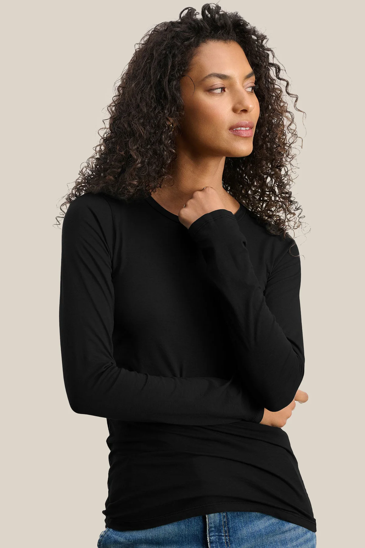 ZOFINA WHISPER CLASSIC T-SHIRT IN BLACK - Image 3